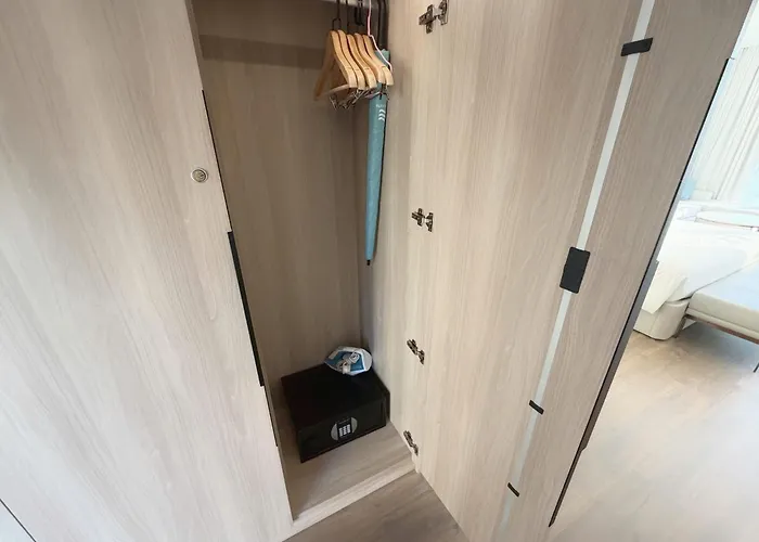 Căn hộ Villa Royal Lotus 5 Phòng ngủ - Căn hộ cao cấp Icon 40 *